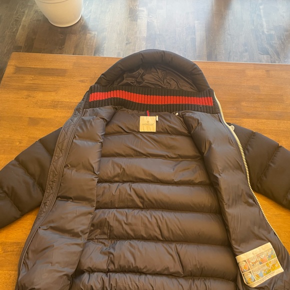 Gorgeous must have men's Moncler winter jacket. - Picture 4 of 15
